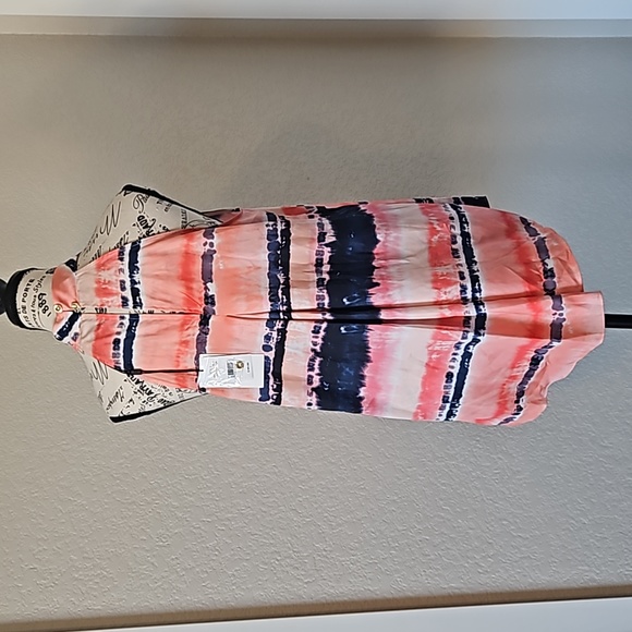 Halston - Striped Flowy Lava Blossom Halter Blouse - Picture 2 of 11